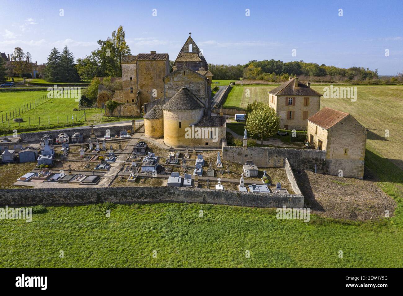 Francia, Dordogna, villaggio di Sainte Croix (vista aerea) Foto Stock