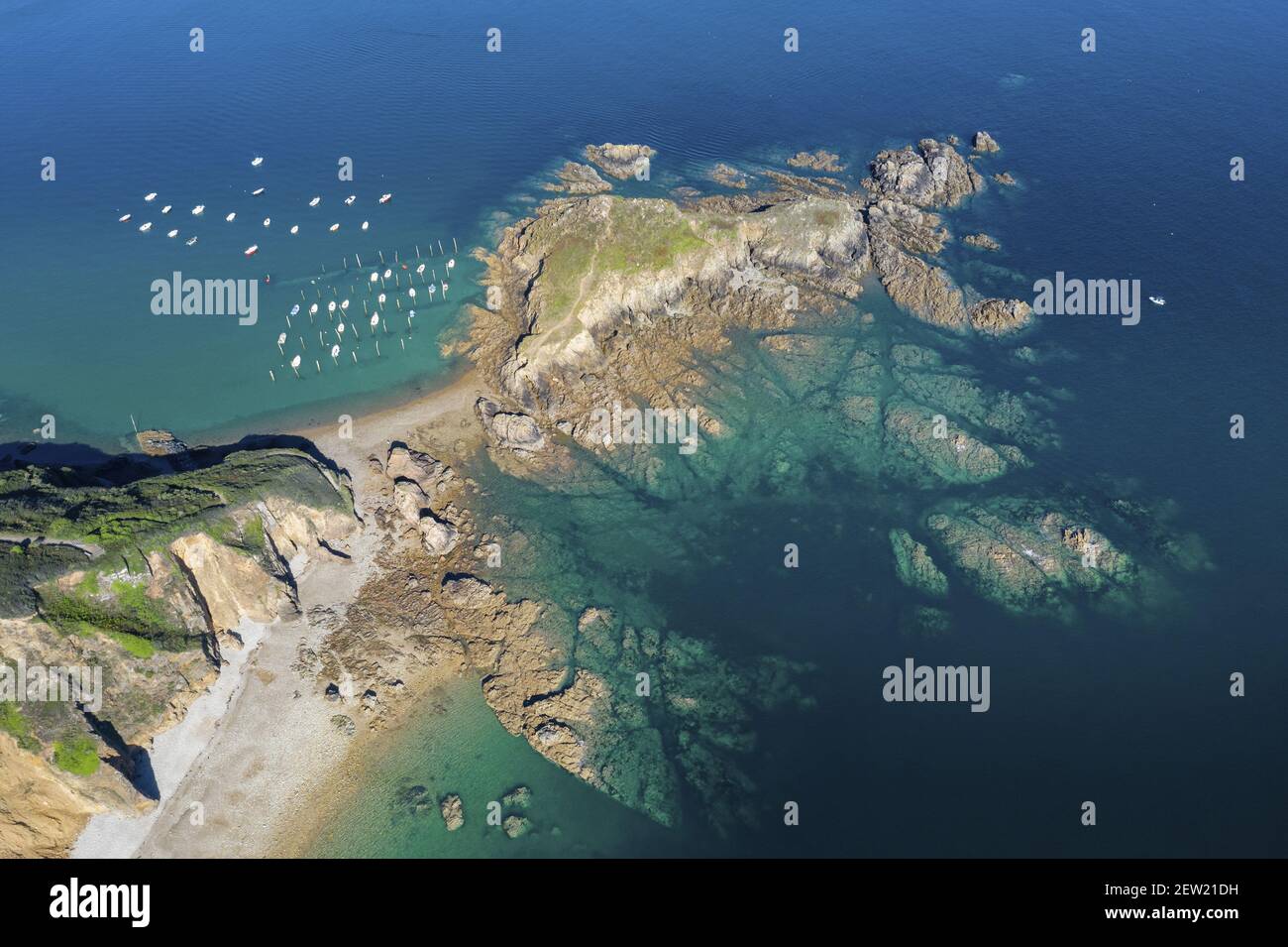 Francia, Cotes d'Armor, Plouha, veduta aerea dell'ancoraggio di Gwin Zegal (veduta aerea) Foto Stock