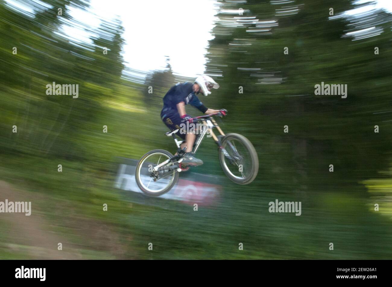 Svizzera, Canton Vallese, Morgins, discesa in mountain bike nella località Foto Stock
