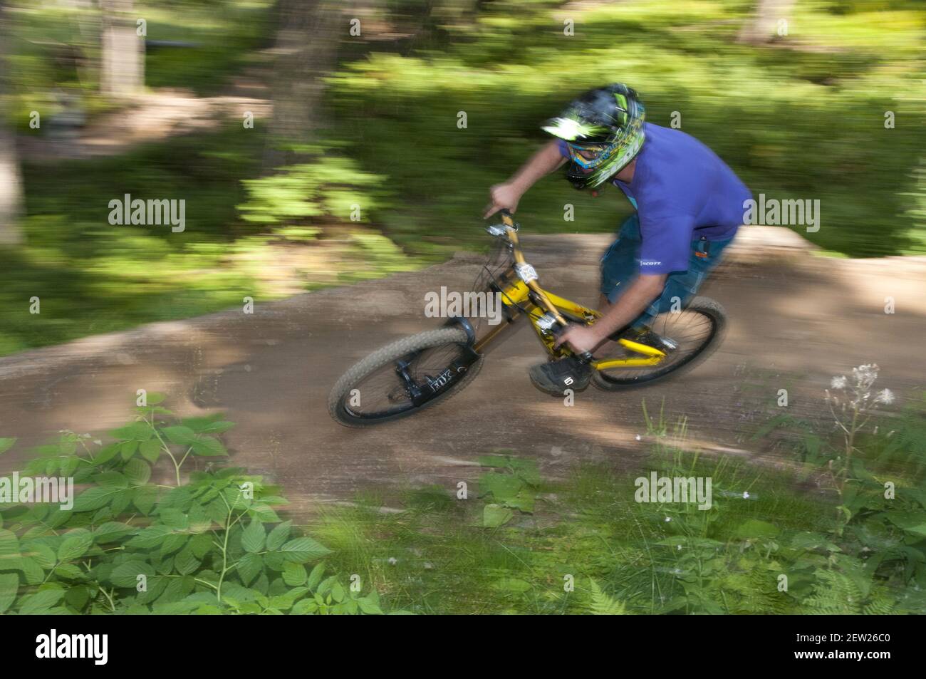 Svizzera, Canton Vallese, Morgins, discesa in mountain bike nella località Foto Stock