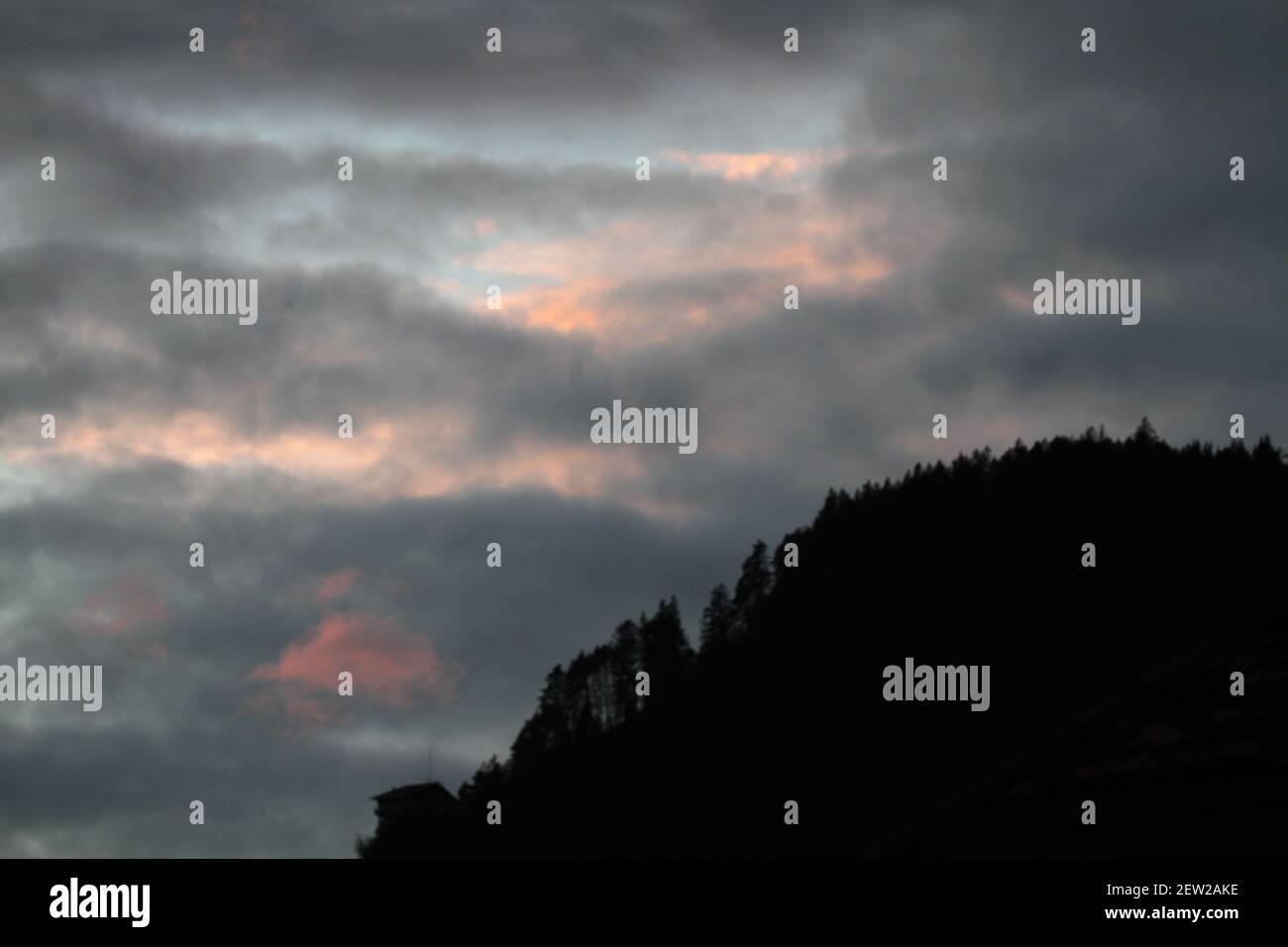 La mia passeggiata in Svizzera Berner Oberland Interlaken con meraviglioso mistico Nuvole per il disegno del libro Calendario sogno astratto Foto Stock