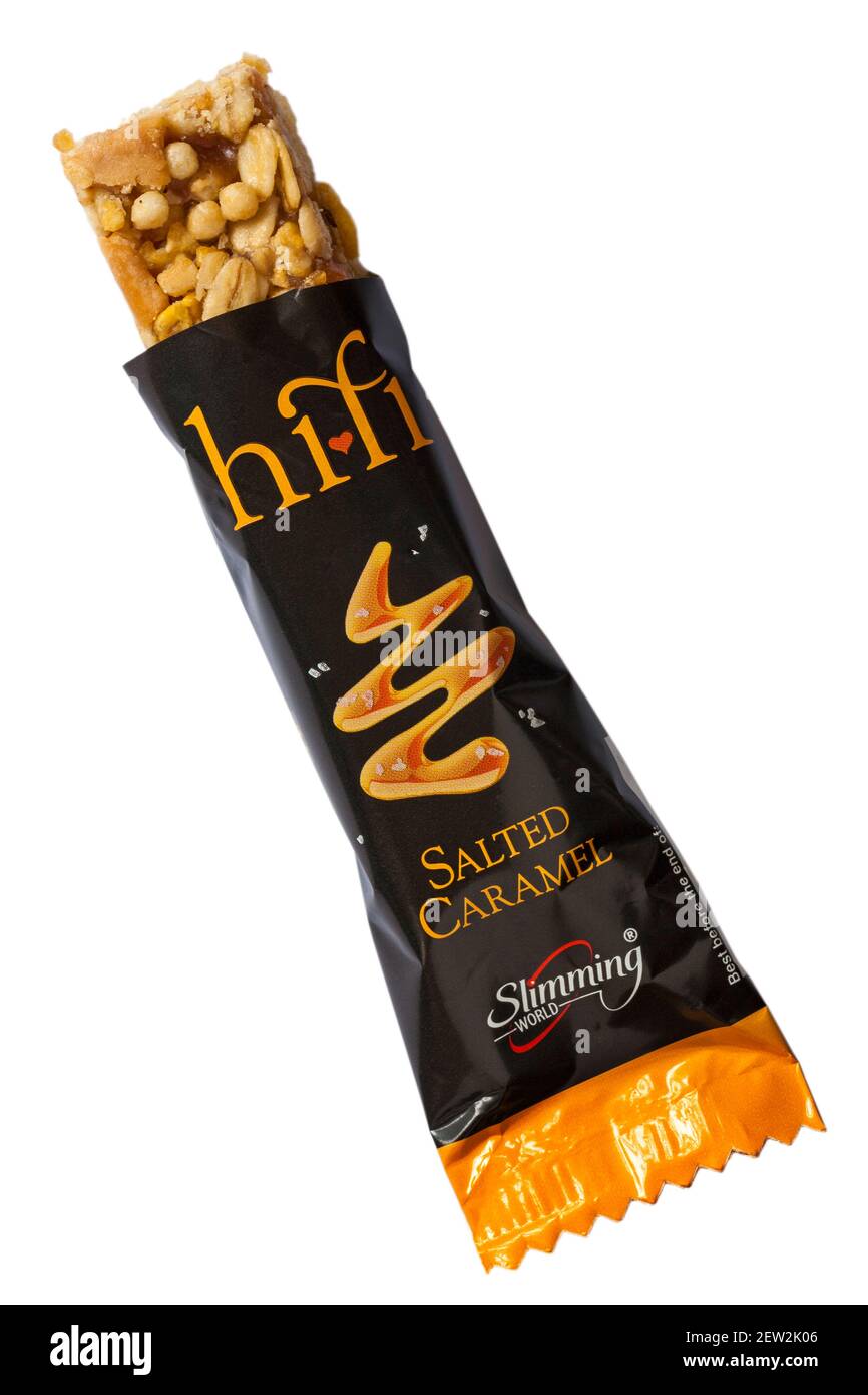 hi-fi seduce Me Salted Caramel cereali bar da Slimming World isolato su sfondo bianco Foto Stock