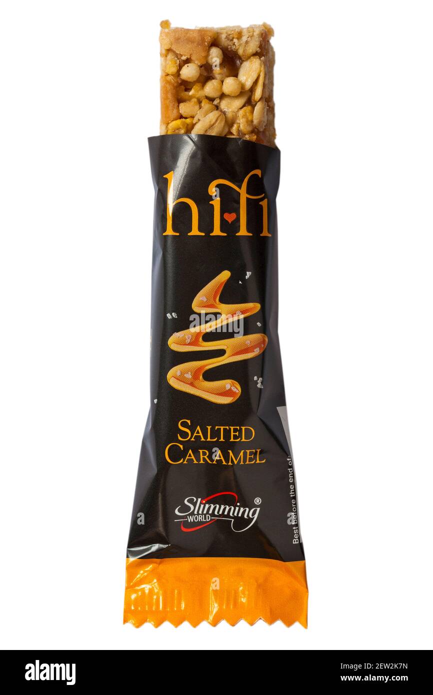 hi-fi seduce Me Salted Caramel cereali bar da Slimming World isolato su sfondo bianco Foto Stock