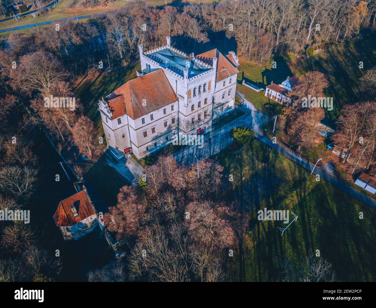 Castello di Mirow in Ksiaz Wielki. Ksiaz Wielki, Polonia minore, Polonia. Foto Stock