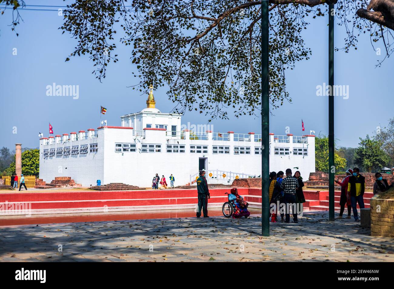 Lumbini, Nepal - Febbraio 23 2021: Tempio della Santa Maya Devi a Lumbini, Nepal. Luogo sacro di pellegrinaggio per i devoti buddisti. Foto Stock