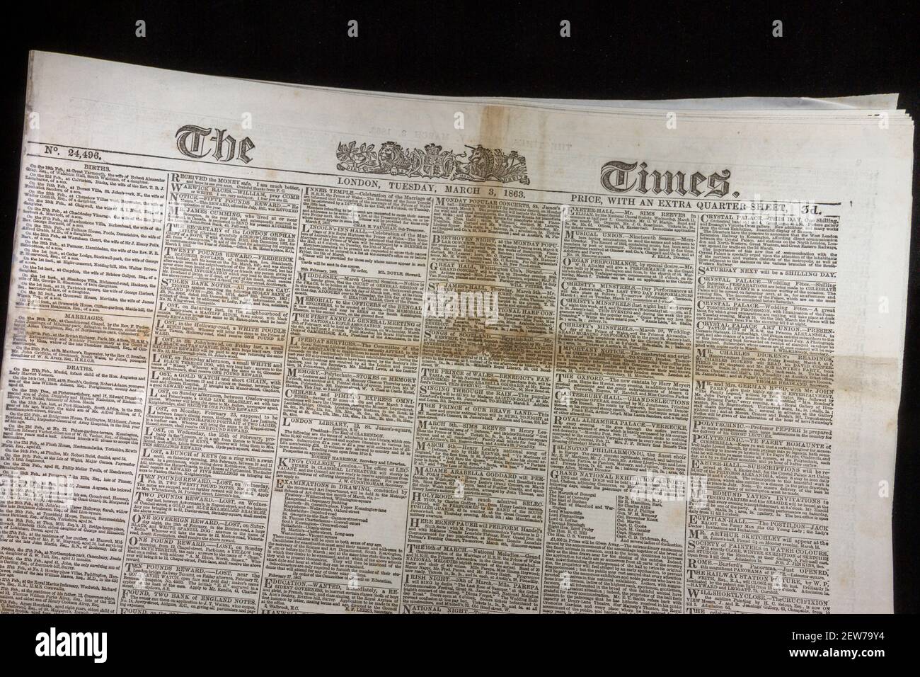 La testa del palo e la prima pagina del giornale Times di Londra martedì 3 marzo 1863. Foto Stock