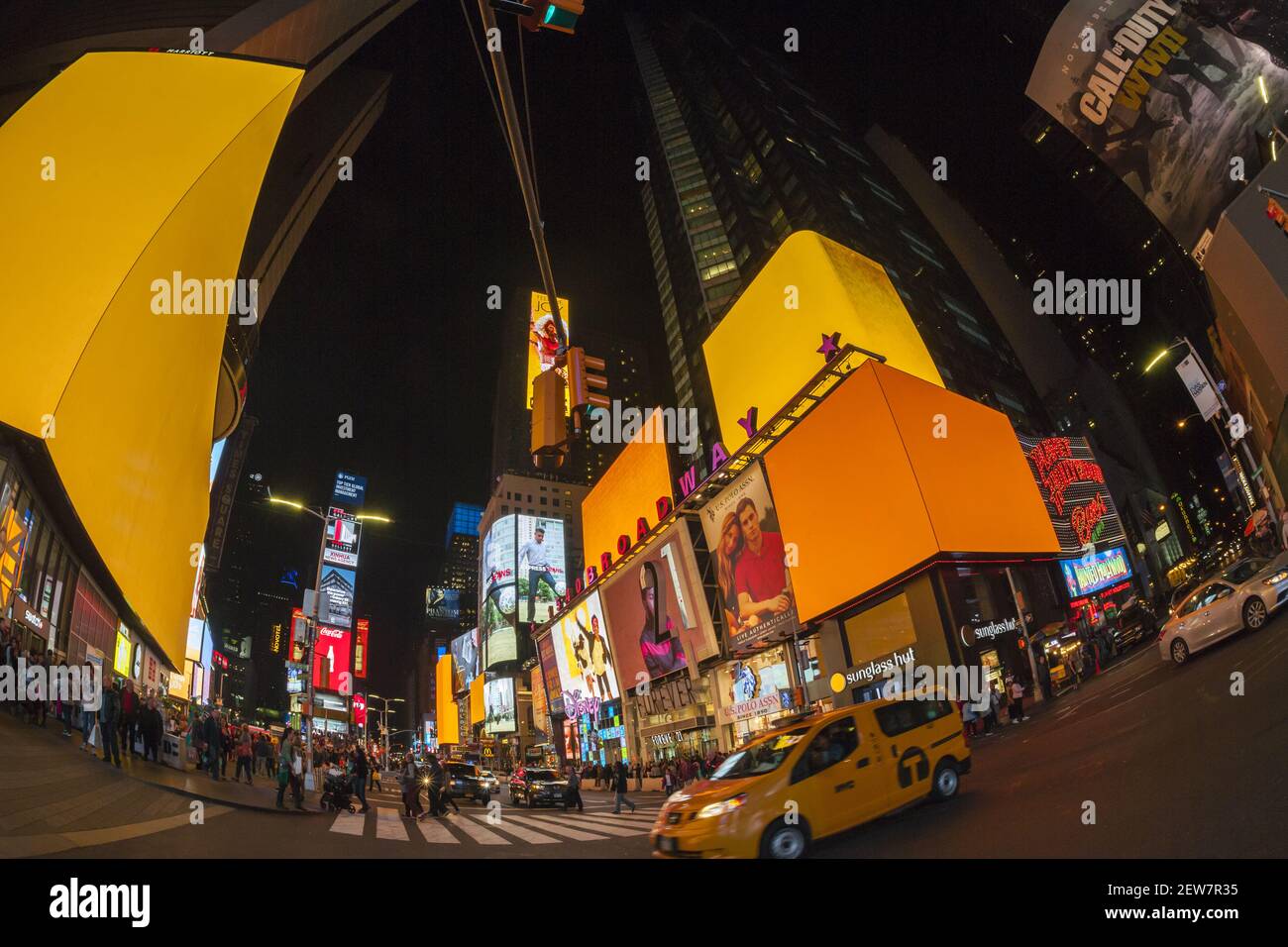 Il gigante schermi pubblicitari, Times Square Manhattan, New York, Stati  Uniti, STATI UNITI D'AMERICA Foto stock - Alamy