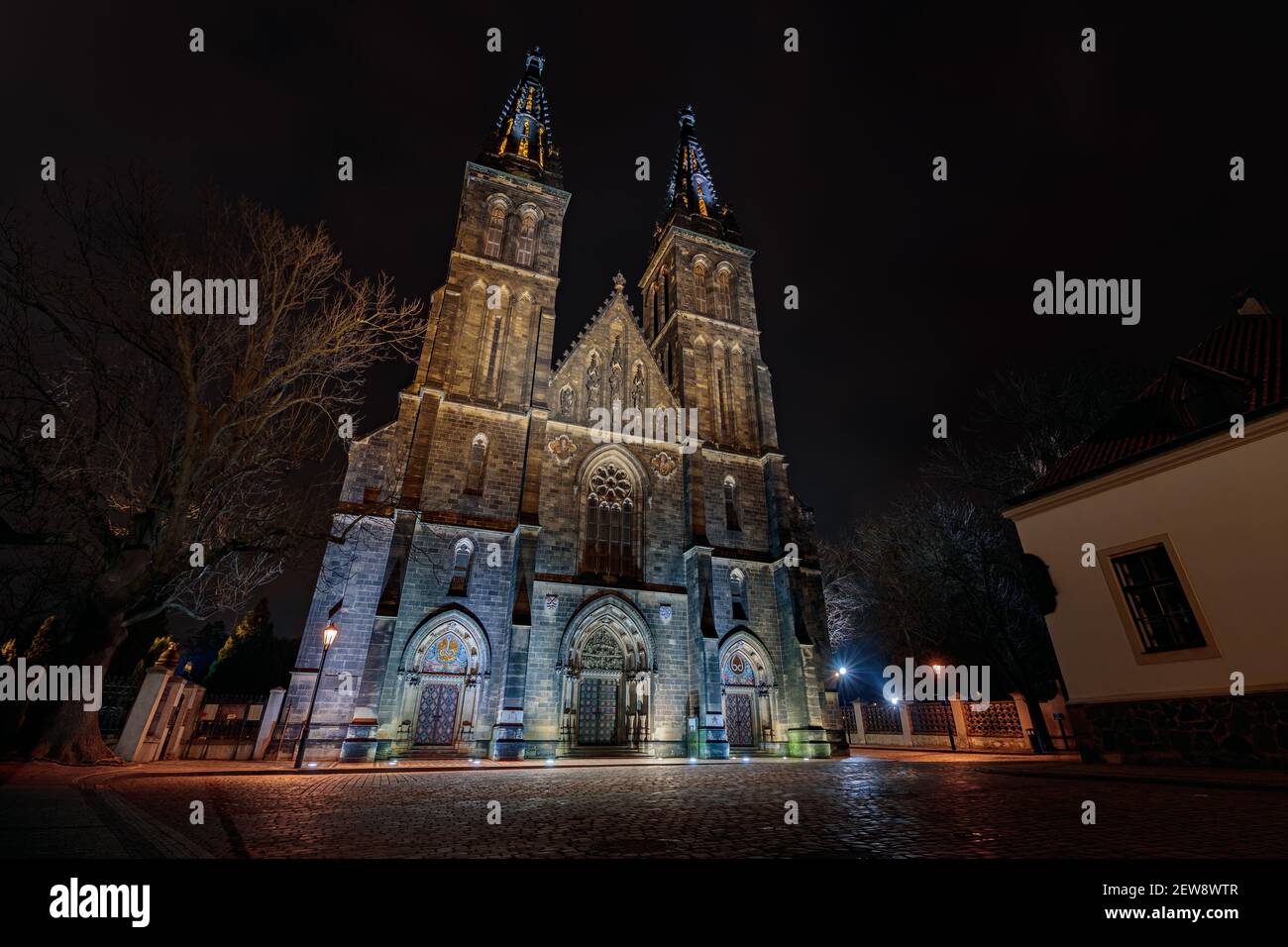 Basilica dei Santi Pietro e Paolo a Vysehrad, Praga, repubblica Ceca Foto Stock
