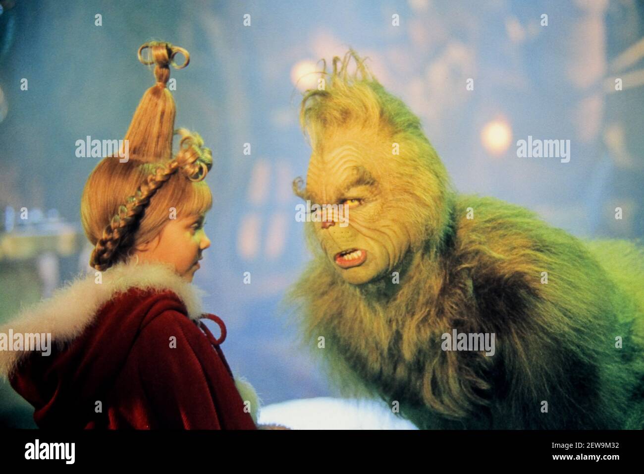 Jim Carrey, Taylor Momsen, 'D.r. Seuss 'come il Grinch Stole Natale' (2000) universale. Photo Credit: Ron Batzdorff/ Universal /The Hollywood Archive - file Reference N. 34082-661THA Foto Stock