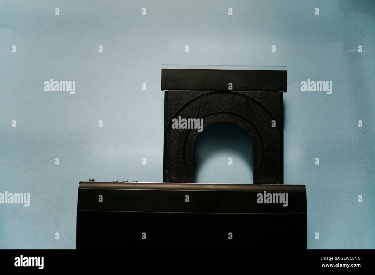 primo piano del lettore vcd o dvd con vassoio aperto Foto Stock