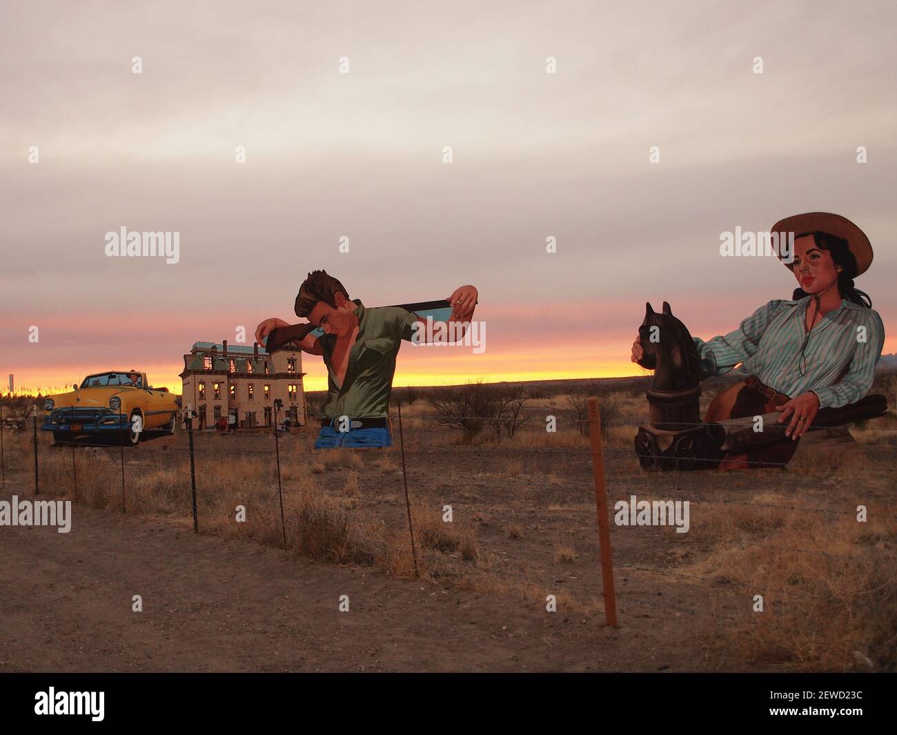 Monumenti storici di Marfa, Texas, tra cui il tribunale della contea e gli edifici significativi, tra cui il Palace Opera House e il Brite Bldg. Foto Stock