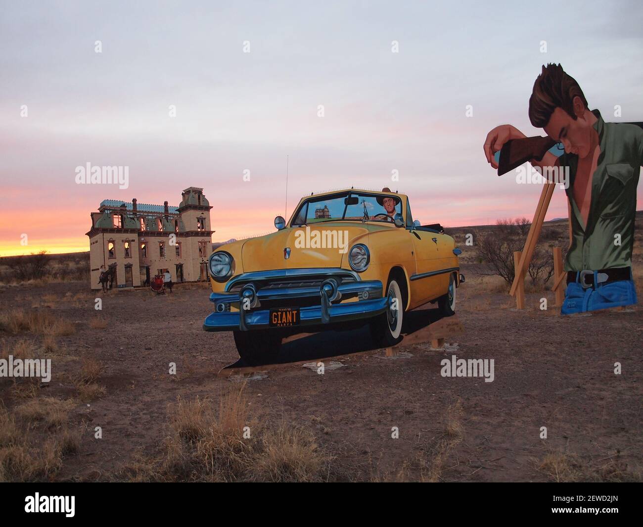 Monumenti storici di Marfa, Texas, tra cui il tribunale della contea e gli edifici significativi, tra cui il Palace Opera House e il Brite Bldg. Foto Stock
