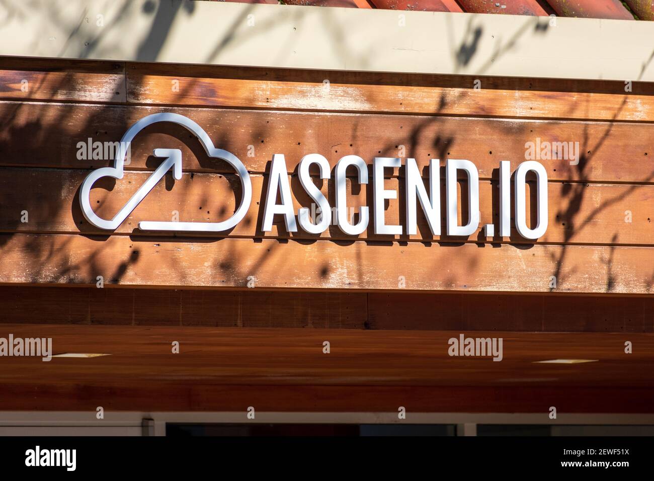 Ascend.io firma all'ingresso della sede centrale della società di software in Silicon Valley. - Palo Alto, California, Stati Uniti d'America - 2021 Foto Stock