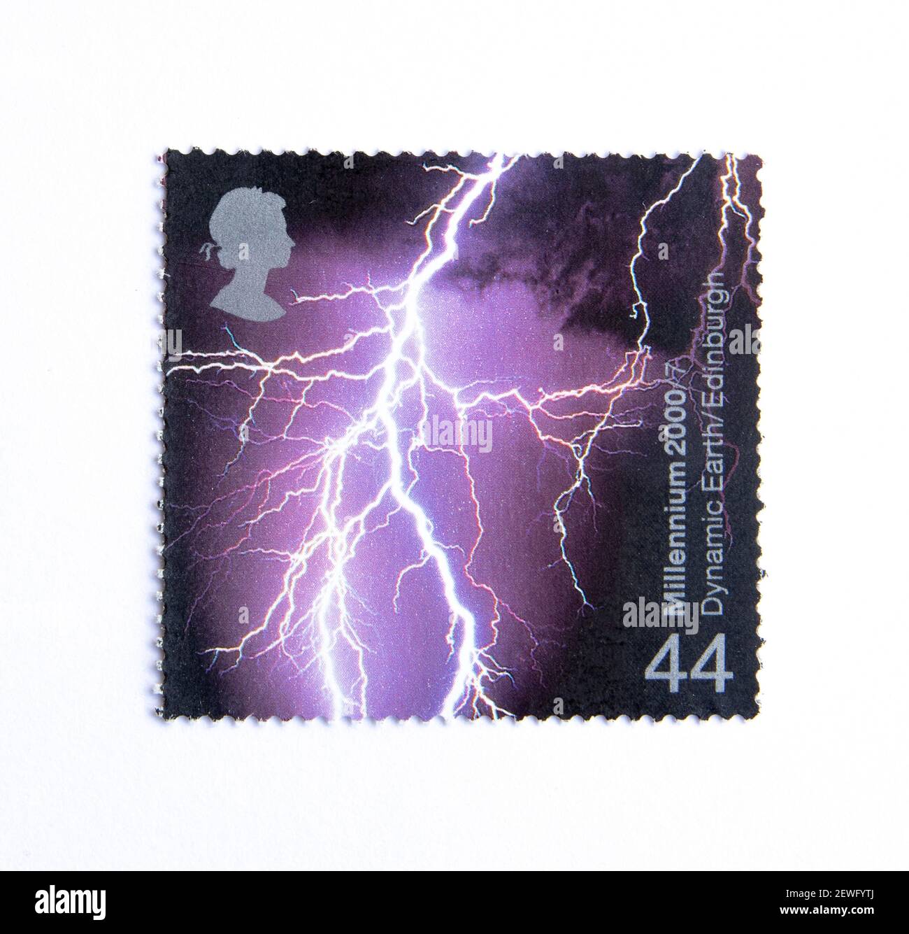 UK - CIRCA 2000: Un francobollo stampato nel Regno Unito mostra l'immagine della Dynamic Earth Edinburgh, circa 2000. Foto Stock