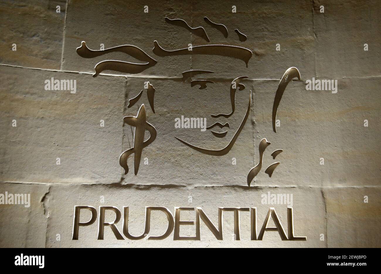 File foto datata 24/1/2011 del logo di Prudential. Il gigante dell'assicurazione sta valutando la possibilità di spillare gli investitori per tra 2.5 miliardi e 3 miliardi di dollari (£1.8 miliardi a £2.2 miliardi) in un'offerta per aumentare la disponibilità delle sue azioni a Hong Kong, e dare più flessibilità finanziaria. Data di emissione: Mercoledì 3 marzo 2021. Foto Stock