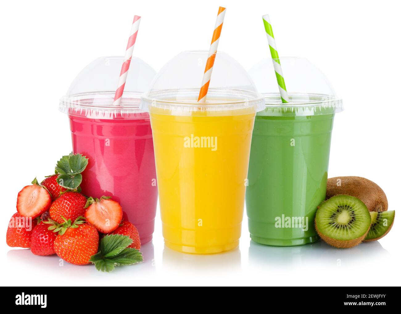 Smoothies succo di frutta bevande bevande tazze mangiare sano isolato su uno sfondo bianco. Foto Stock