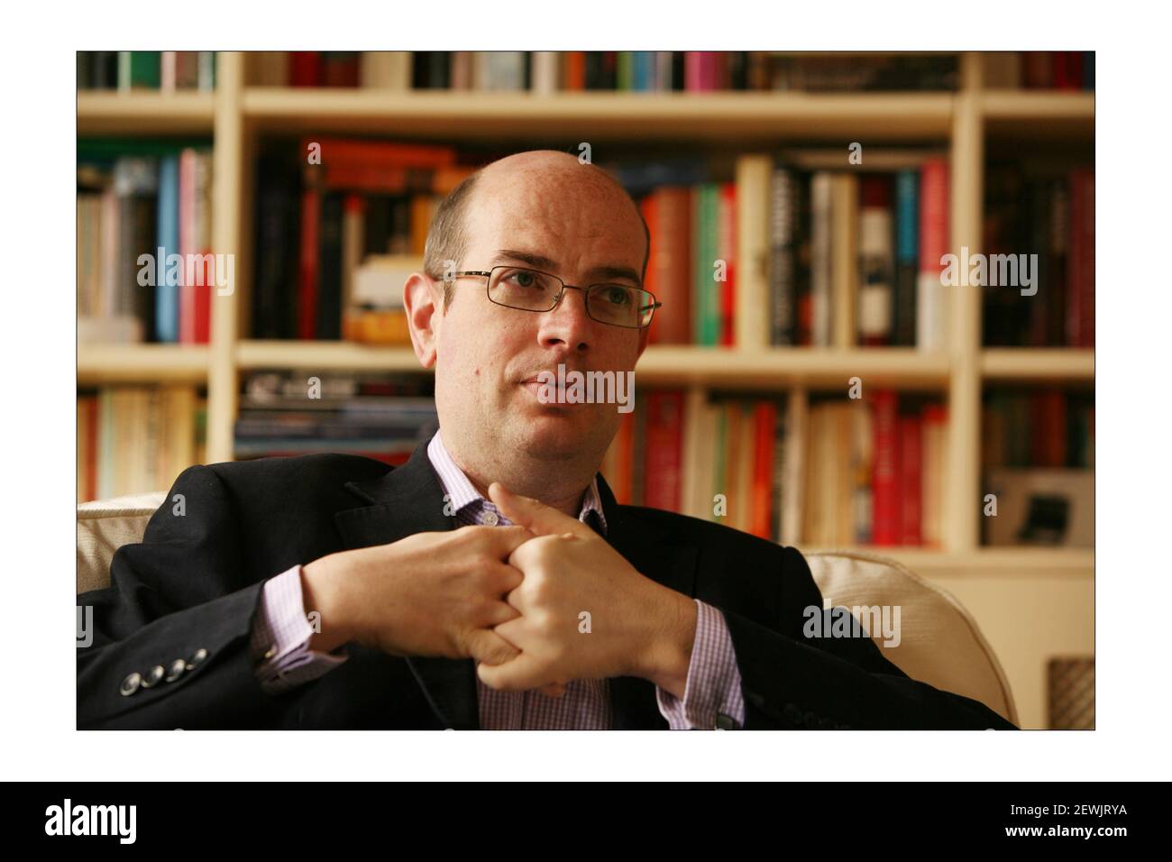 Giornalista Andrew Gilligan a casa sua in se Londonphotografia da David Sandison The Independent 27/2/2008 Foto Stock