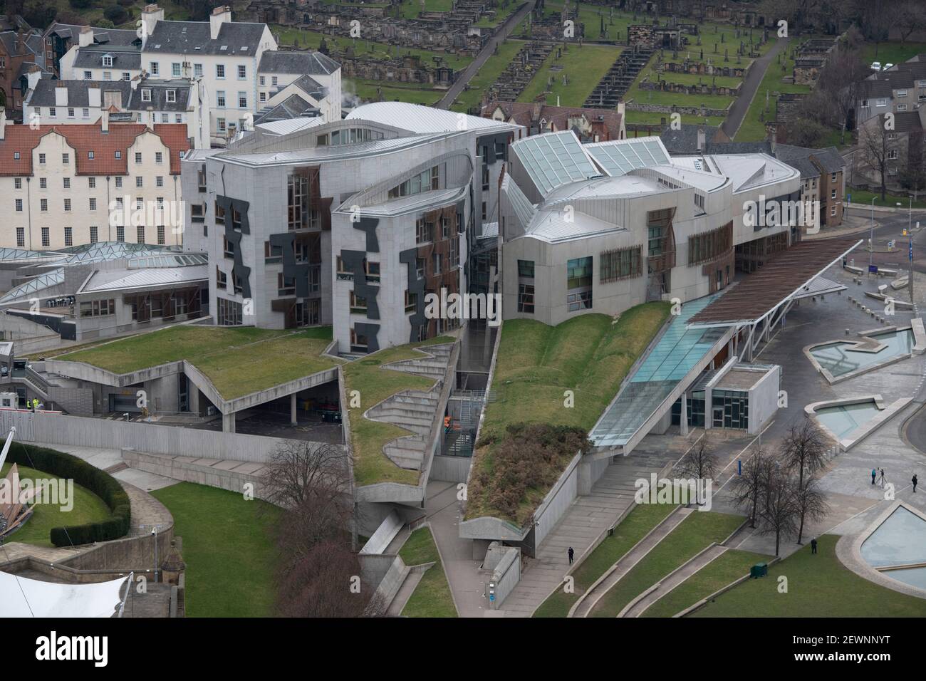 Edimburgo, Scozia, Regno Unito. 3 marzo 2021. Nella foto: Il Parlamento scozzese a Holyrood. Innside proprio ora Nicola Sturgeon, primo ministro della Scozia e leader del Partito nazionale scozzese (SNP), sta dando la sua testimonianza al Comitato del governo scozzese che si occupa delle denunce di molestie. Nicola Sturgeon sta lottando oggi per la sua carriera politica come ex primo ministro, Alex Salmond ha dato prove venerdì scorso affermando di aver violato il codice ministeriale. Credit: Colin Fisher/Alamy Live News Foto Stock