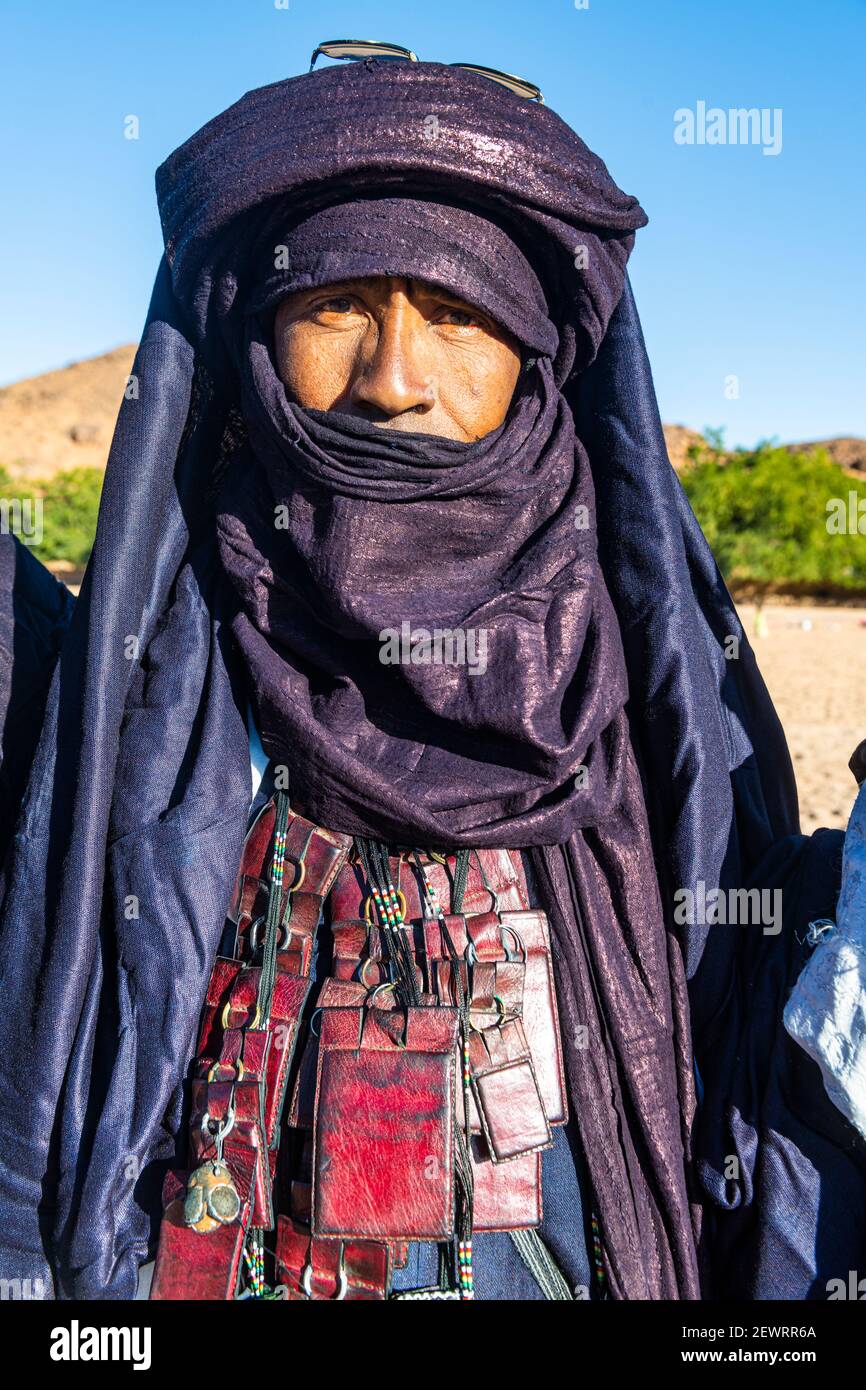 Tradizionale vestito Tuareg, Oasi di Timia, Air Mountains, Niger, Africa Foto Stock
