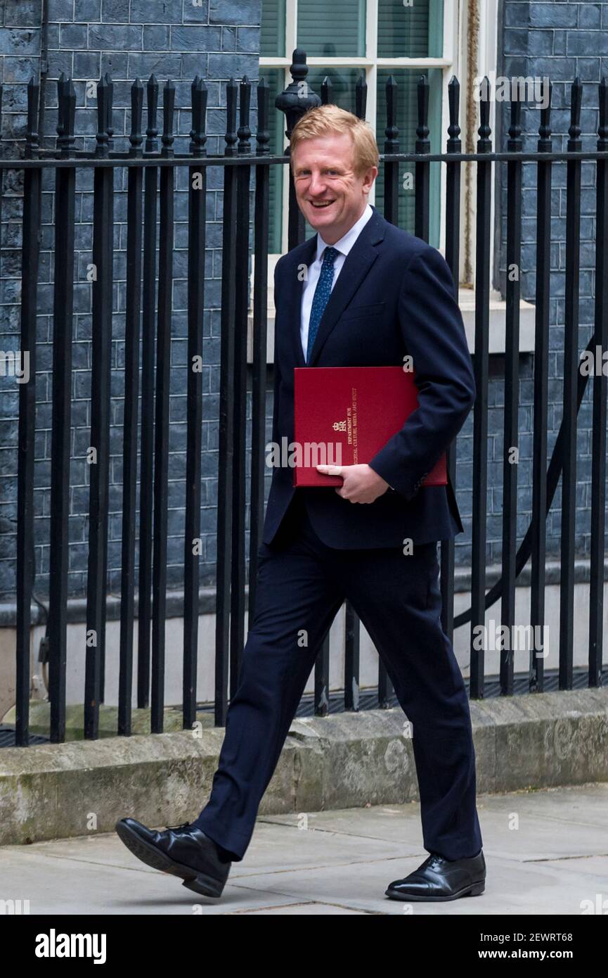 Londra, Regno Unito. 3 marzo 2021. Oliver Dowden, Segretario alla Cultura, si trova a Downing Street. Rishi Sunak, Cancelliere dello scacchiere, terrà il suo discorso sul bilancio alla Camera dei Comuni più tardi. Credit: Stephen Chung / Alamy Live News Foto Stock