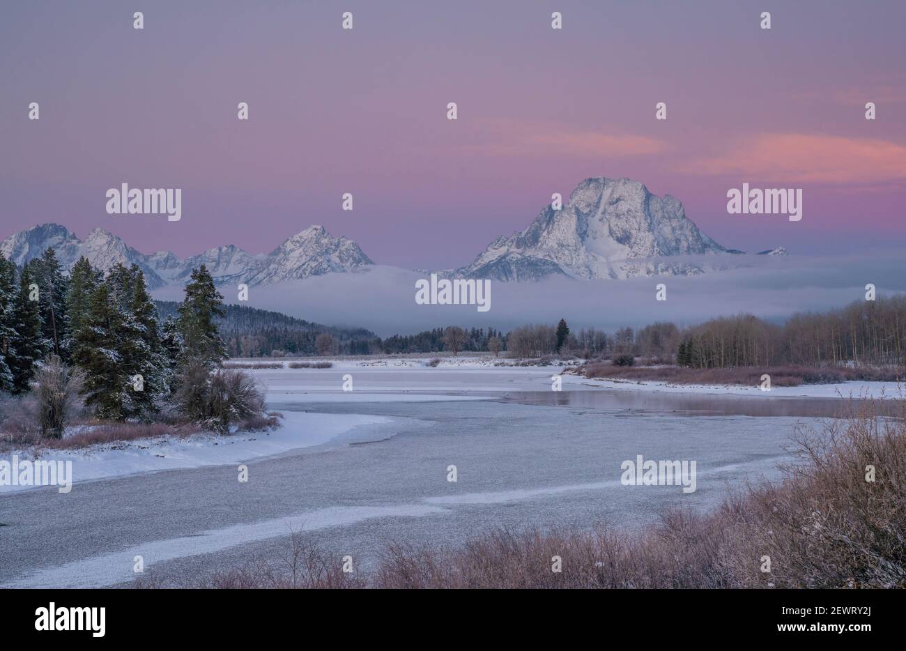 Luci prima dell'alba a Oxbow Bend con Mount Moran, Grand Teton National Park, Wyoming, Stati Uniti d'America, Nord America Foto Stock