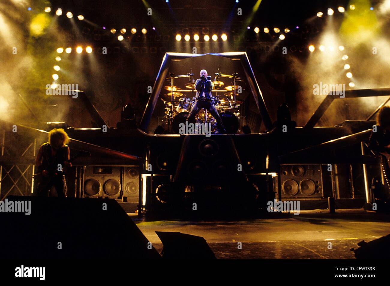KK Downing e Rob Halford di Judas Priest vivono in un concerto di tour "Painkiller" a Hammerswithh Odeon. Londra, 22.03.1991 | utilizzo in tutto il mondo Foto Stock