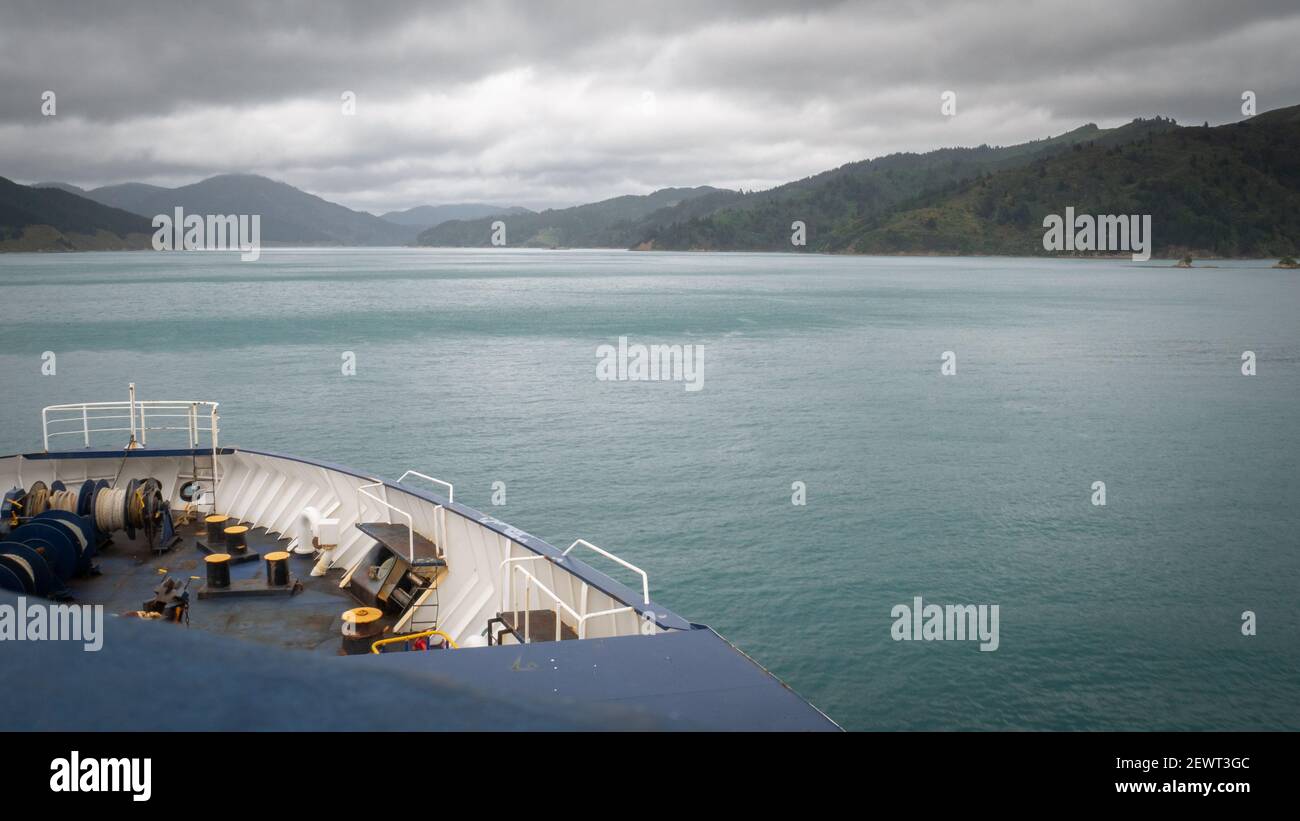 Vista sull'oceano mentre navighi in barca, preso in traghetto da Nord a Sud Isola, Nuova Zelanda Foto Stock