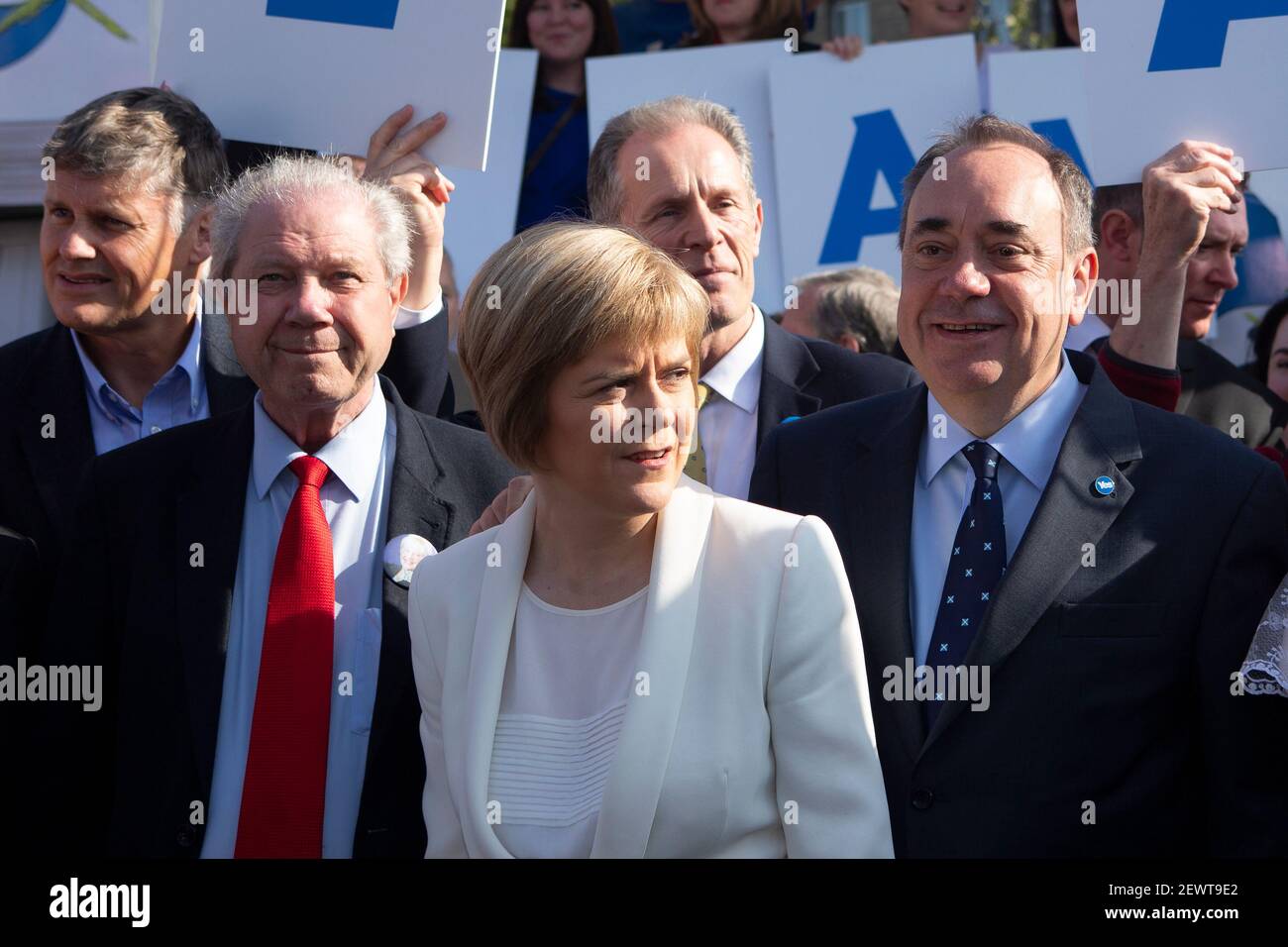 Edimburgo, Scozia. 10 settembre 2014. Primo Ministro Alex Salmond e Vice primo Ministro. Nicola Sturgeon si unisce con le cifre da tutta la m Sì Foto Stock