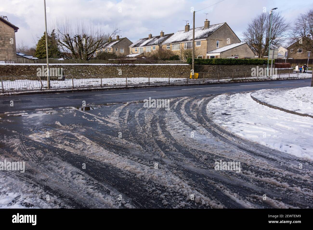 Condizioni stradali pericolose con slush, Gloucestershire, Regno Unito Foto Stock