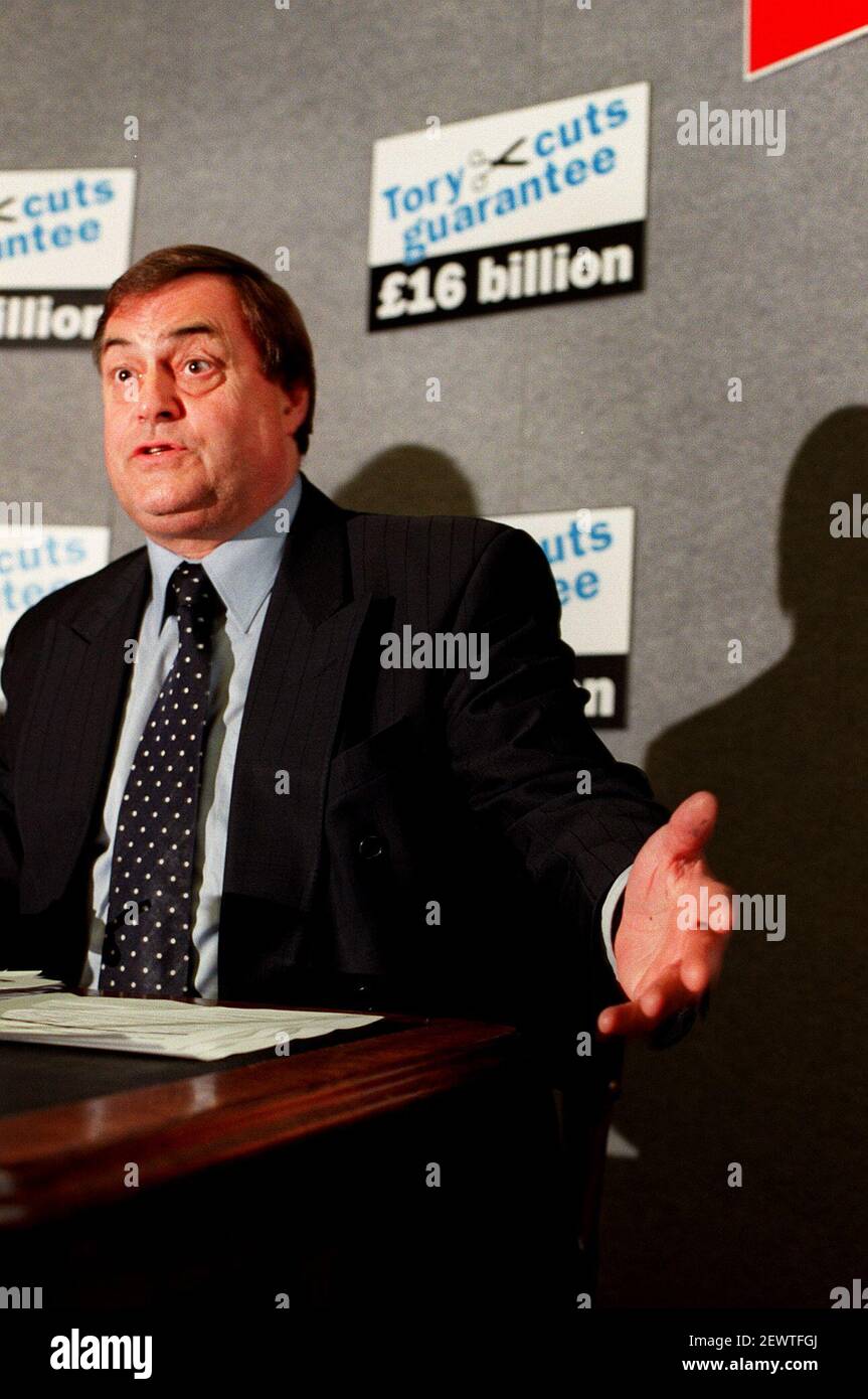 il deputato john prescott a una conferenza stampa dove ha parlato di manifesto. Foto Stock