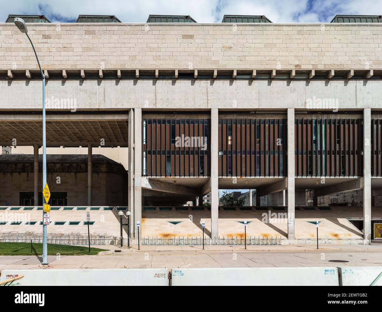 George L. Mosse Humanities Building presso l'Università del Wisconsin Madison, progettato da Harry Weese Foto Stock