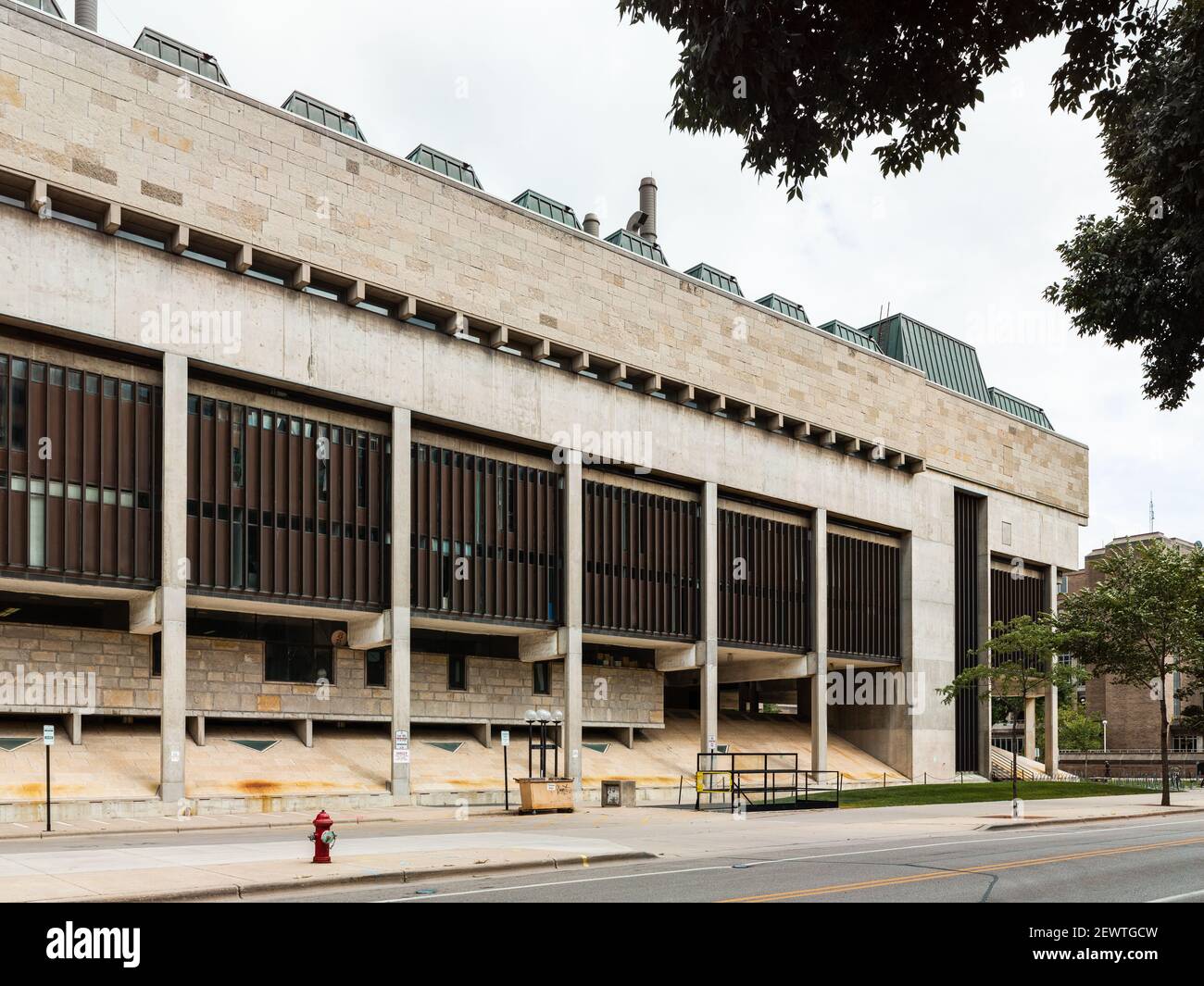 George L. Mosse Humanities Building presso l'Università del Wisconsin Madison, progettato da Harry Weese Foto Stock