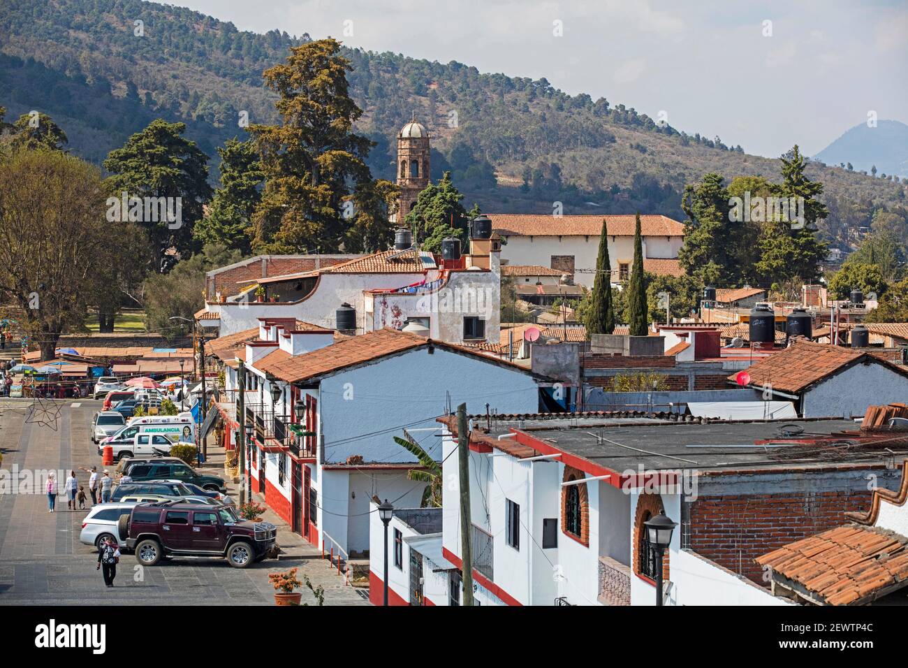 Il villaggio Tzintzuntzan sulla riva nord-est del lago Pátzcuaro, Michoacán, Messico Foto Stock