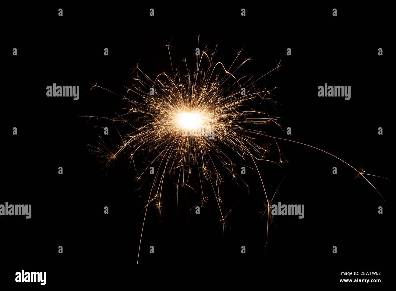 Sparkler bruciante, fuochi d'artificio per le feste include natale, felice anno nuovo Foto Stock