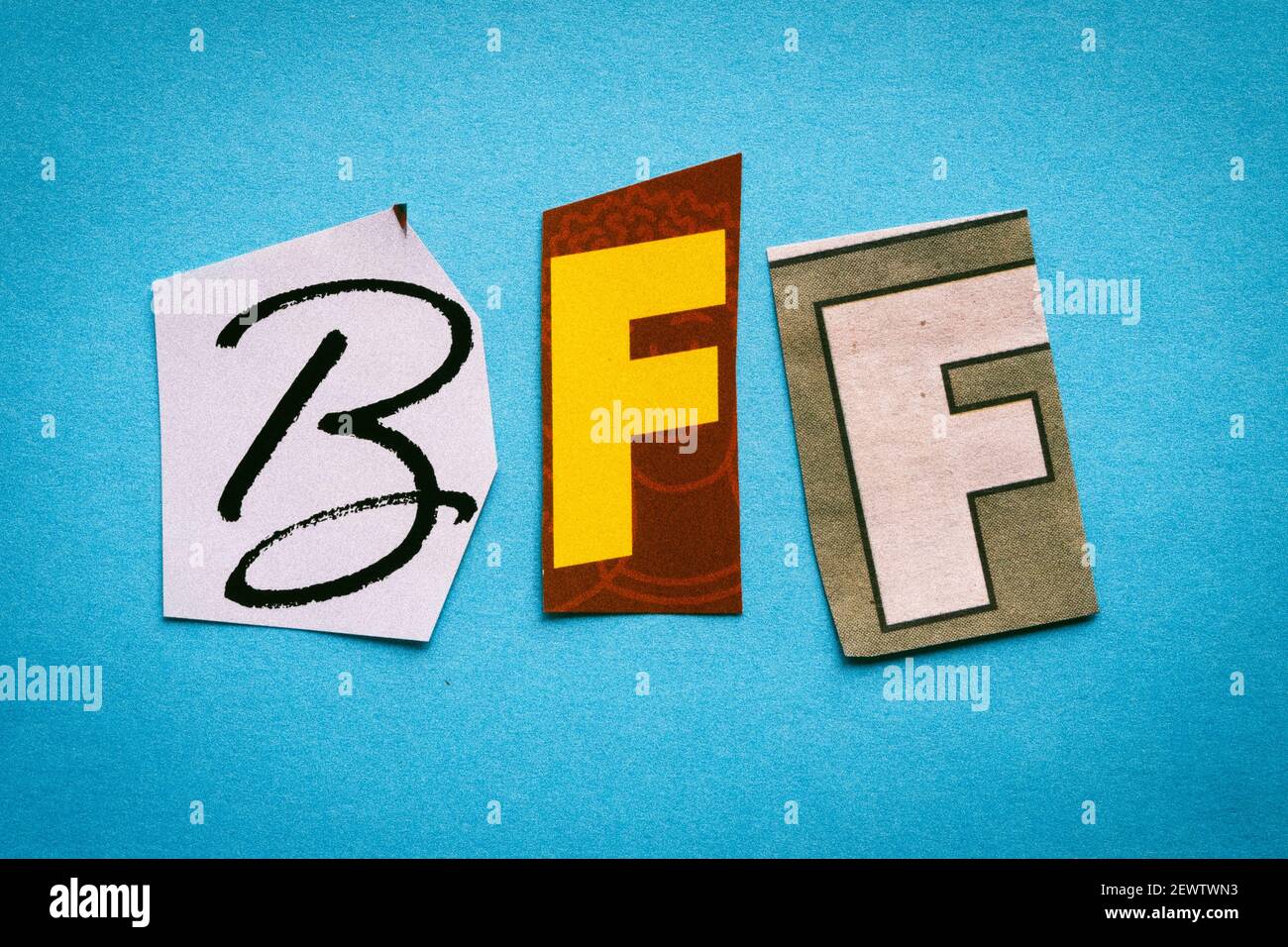 L'acronimo BFF è l'abbreviazione di "Best friends forever" ed è scritto nella topografia di stile della nota di riscatto, Stati Uniti Foto Stock