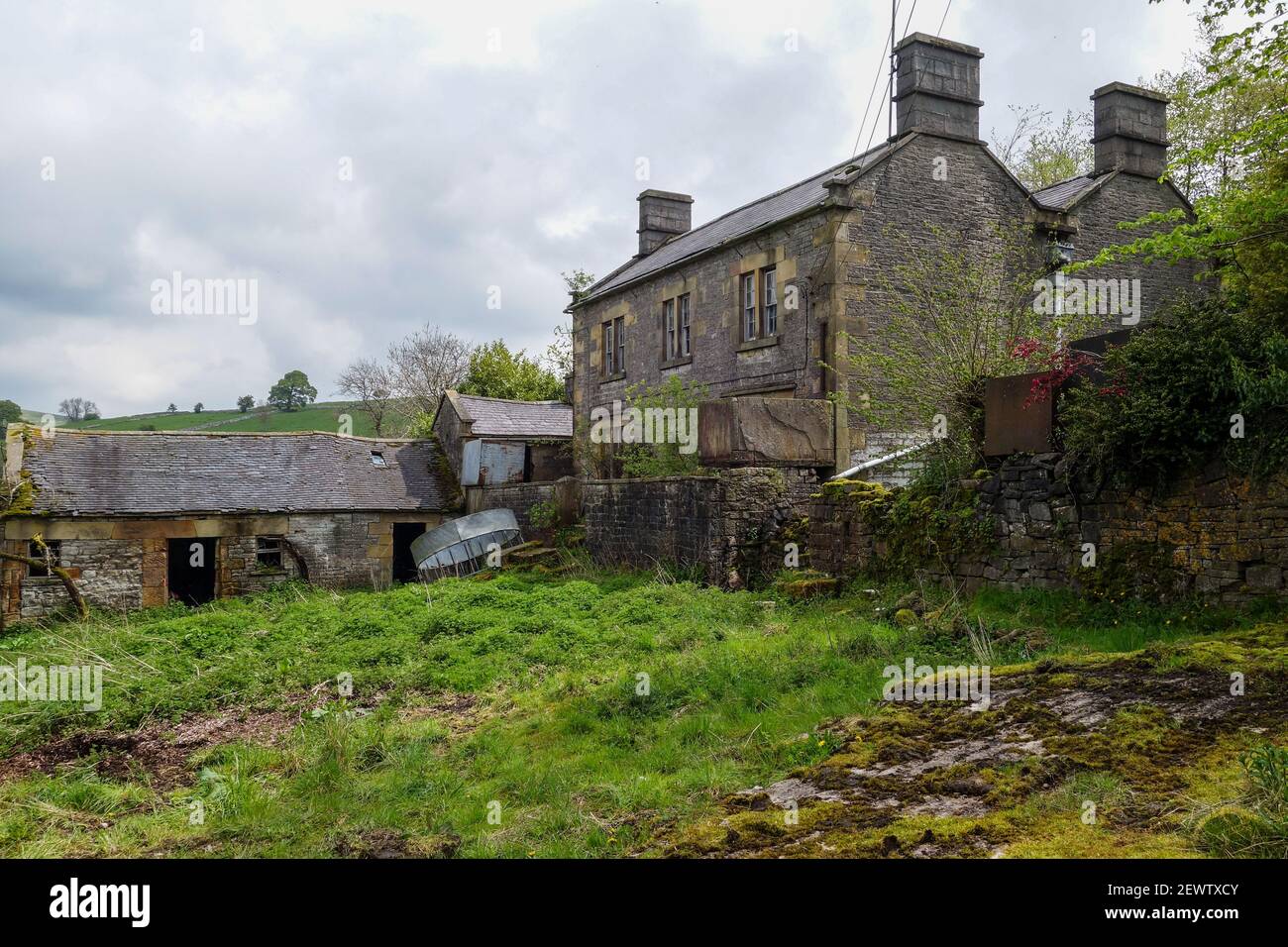 Vecchi edifici di fattoria derelict a Narrowdale, Staffordshire, Inghilterra, Regno Unito Foto Stock