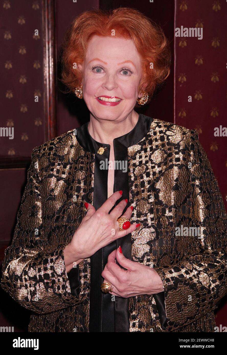NEW YORK, NY- MARZO 23: Arlene Dahl arriva per la festa ufficiale di New York Oscar Night Party, tenutasi a le Cirque 2000, il 23 Marzo 2003, a New York City. Credito: Joseph Marzullo/MediaPunch Foto Stock