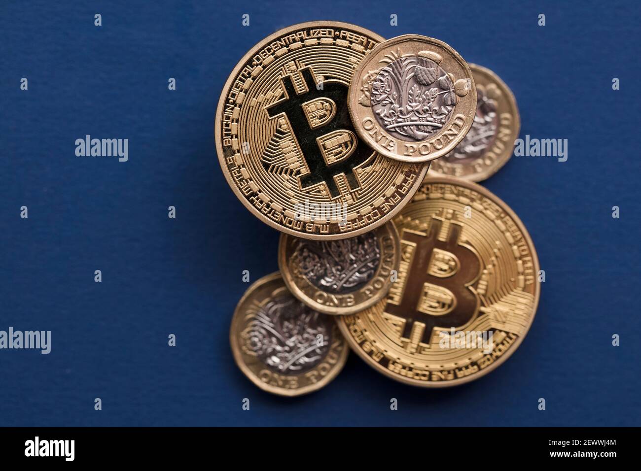 Bitcoin criptovaluta contro la Gran sterlina britannica Foto Stock