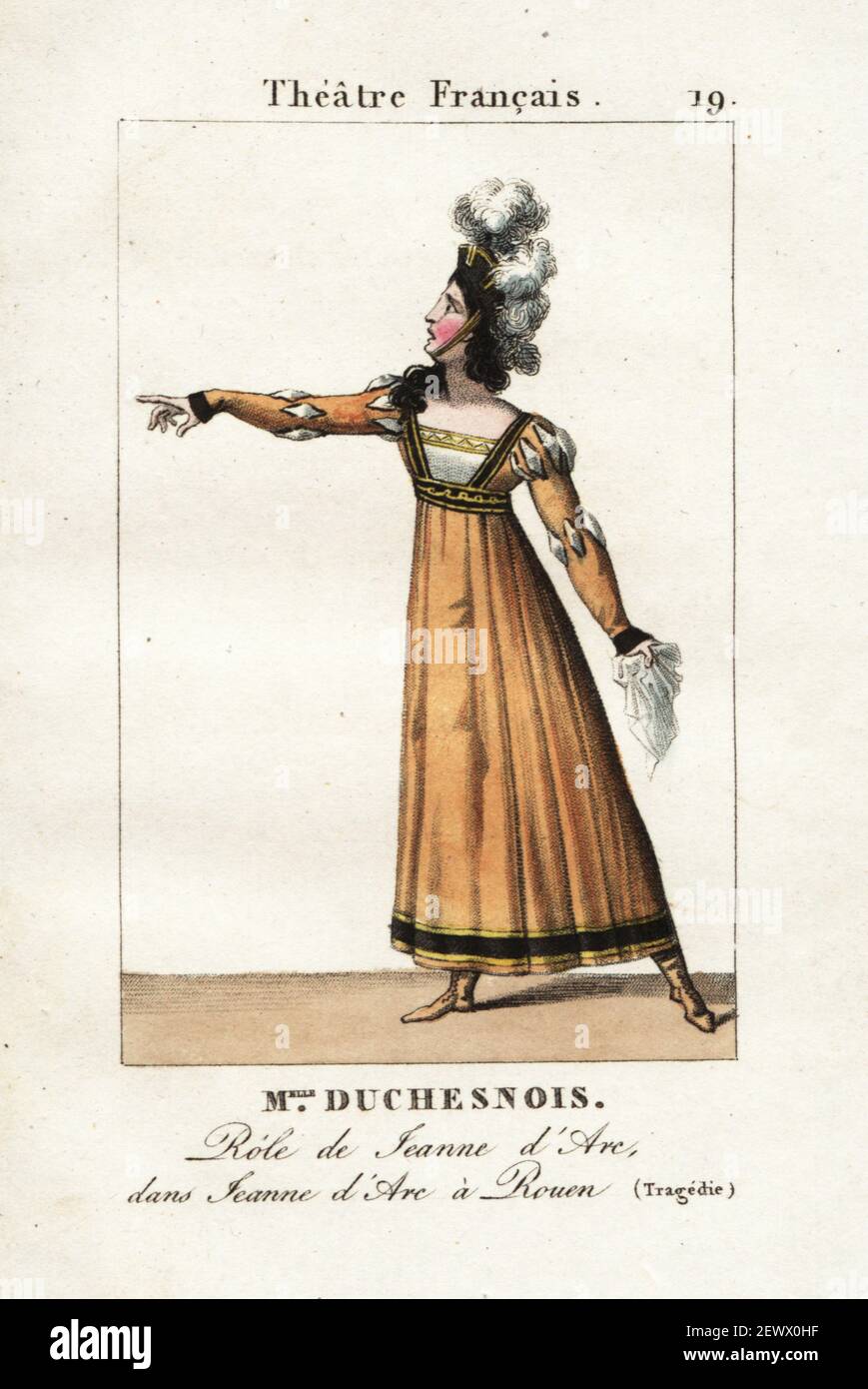 Josephine Duchesnois nel ruolo di Giovanna d'Arco nella tragedia Jeanne d'Arc a Rouen, di Charles-Joseph Loeillard d'Avrigny, Teatro Francais, Parigi, 1819. Catherine-Joséphine Duchesnois, 1777–1835, attrice francese classica e amante di Napoleone. Incisione a mano su copperplate da le Musee des Theaters dedie aux dames, Premiere Annee, Firmin Didot, Parigi, 1819. Foto Stock