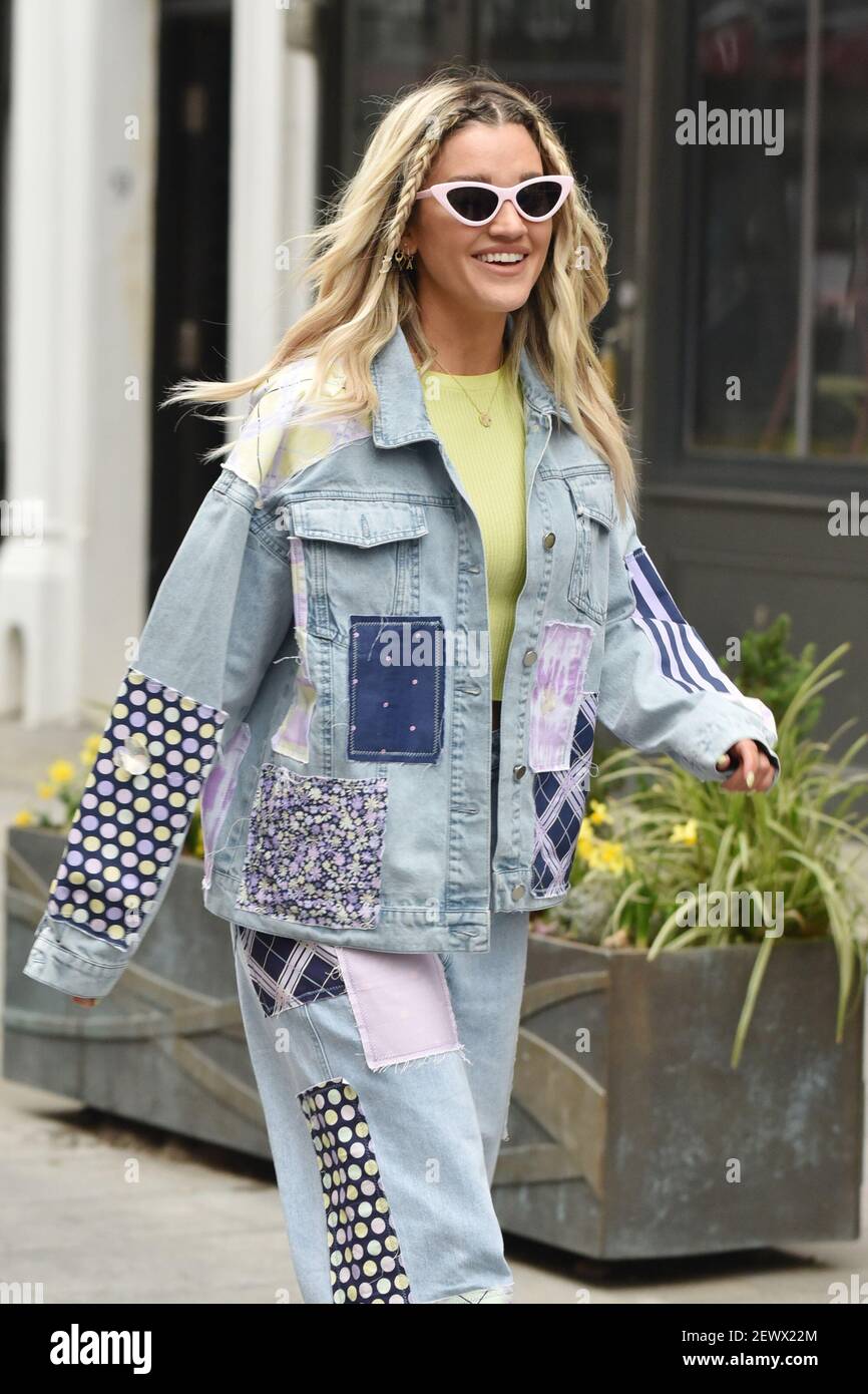 Londra, Regno Unito. 03 marzo 2021. Ashley Roberts ha visto al Global radio Studios di Londra. Credit: SOPA Images Limited/Alamy Live News Foto Stock