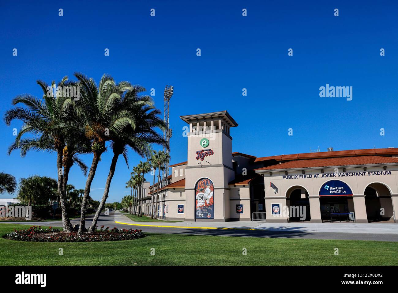 LAKELAND, FL - 3 MARZO: Vista generale dell'esterno del parco di palla durante una partita di baseball della Grapefruit League tra i Philadelphia Phillies e D. Foto Stock