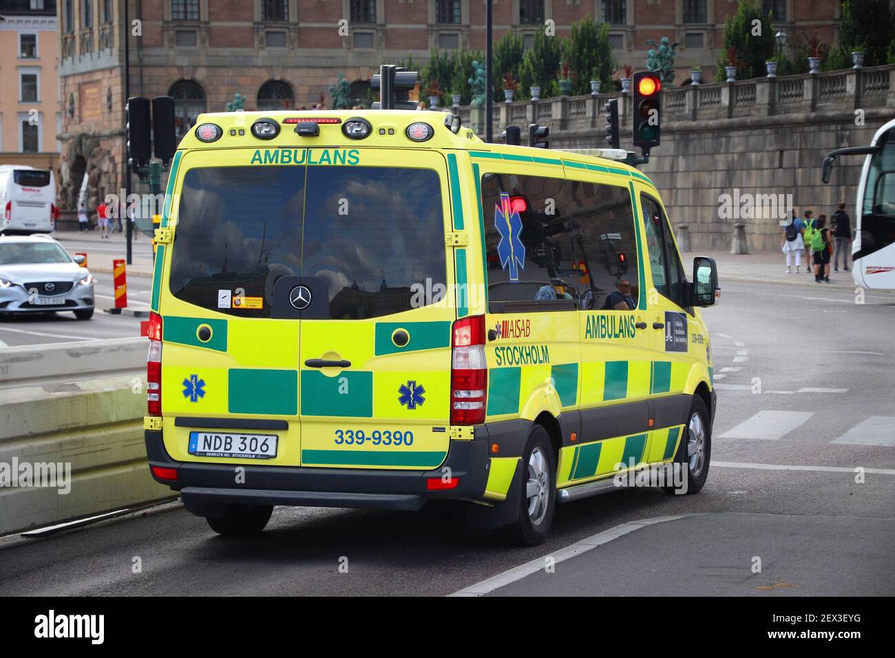 STOCCOLMA, SVEZIA - 23 AGOSTO 2018: Veicolo in ambulanza (Mercedes-Benz Sprinter) a Stoccolma. Foto Stock