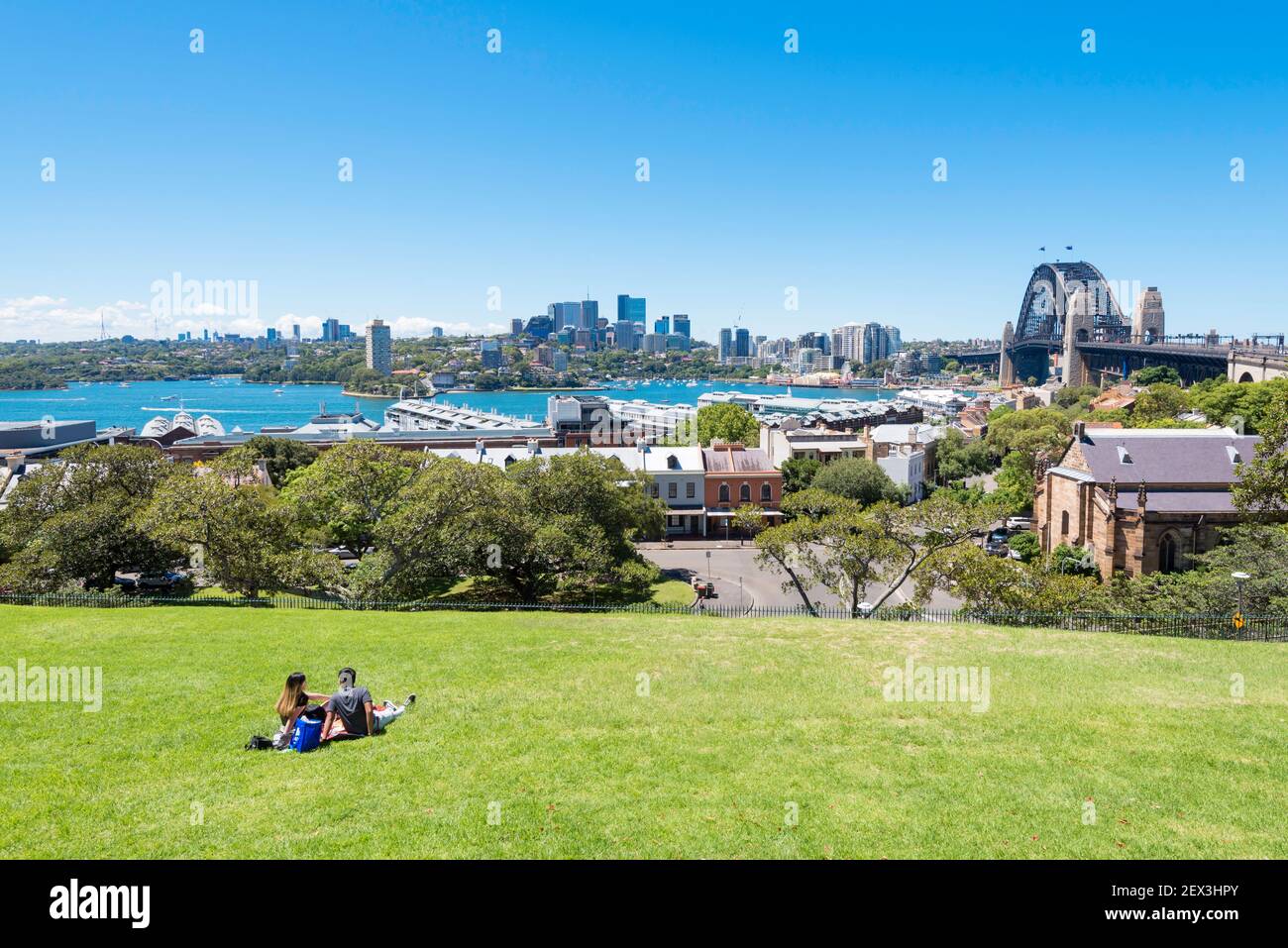La famosa vista del Porto di Sydney e del Ponte dal ben chiamato Observatory Hill a Sydney, Australia Foto Stock