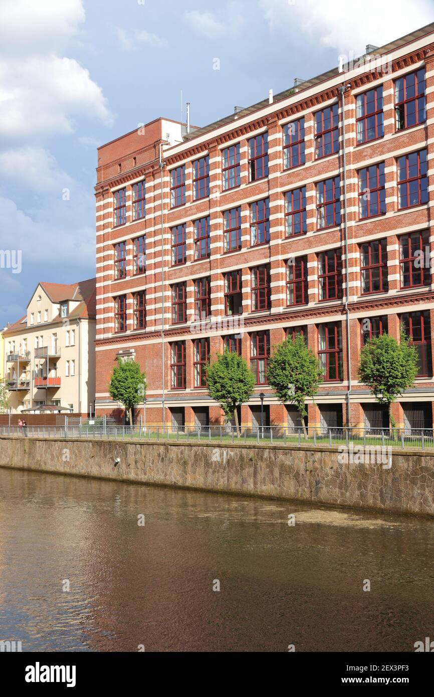 Distretto di Plagwitz nella città di Lipsia in Sassonia, Germania. Ex edificio industriale riproposto. Foto Stock