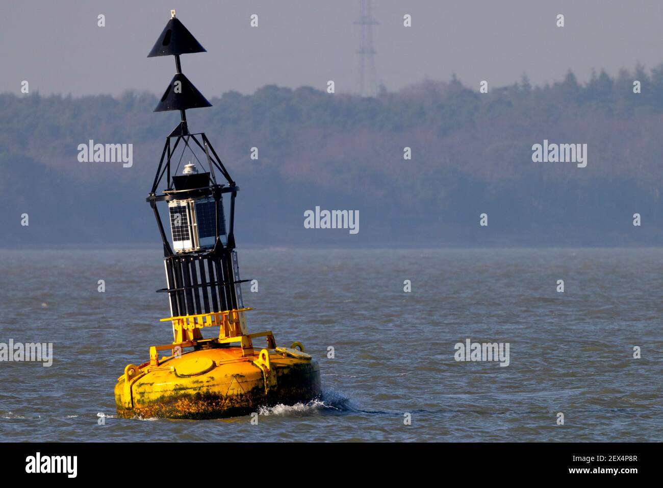 The Solent,Navigation,bouy,cardinal,Mark,East Gurnard,Cowes,Isle of Wight,England,UK, Foto Stock