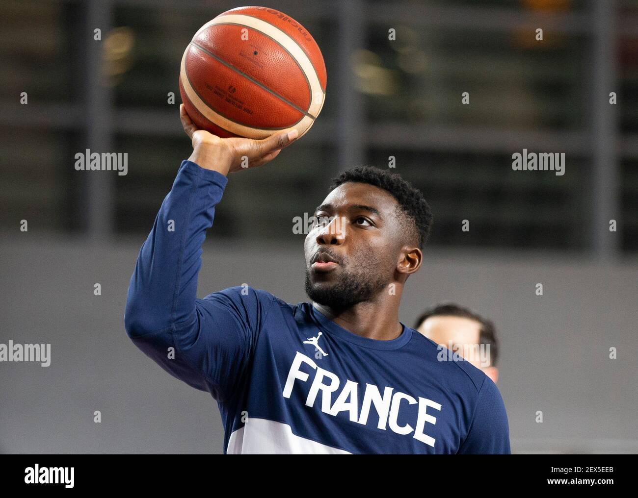 Podgorica, Montenegro. 20 febbraio 2021. Yakuba Ouattara della Francia si riscalda. Credit: Nikola Krstic/Alamy Live News Foto Stock