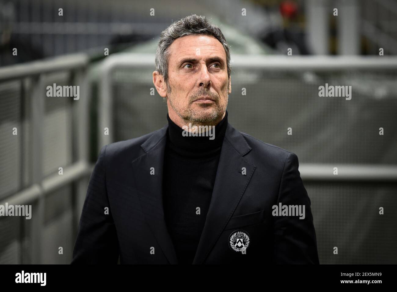 Milano, Italia - 03 marzo 2021: Luca Gotti, capo allenatore di Udinese  Calcio, guarda prima della Serie UNA partita di calcio tra AC Milano e  Udinese Calcio. La partita terminò il cravatta