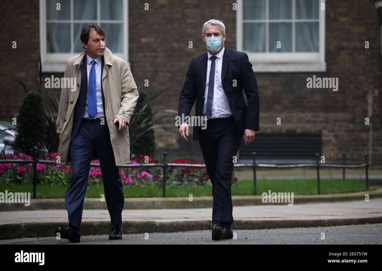 Londra, Regno Unito. 03 marzo 2021. John Glen, Segretario economico del Tesoro, e Stephen Barclay, Segretario generale del Tesoriere, camminando su Downing Street. Budget Day, Downing Street, Westminster, Londra, 3 marzo, 2021. Credit: Paul Marriott/Alamy Live News Foto Stock