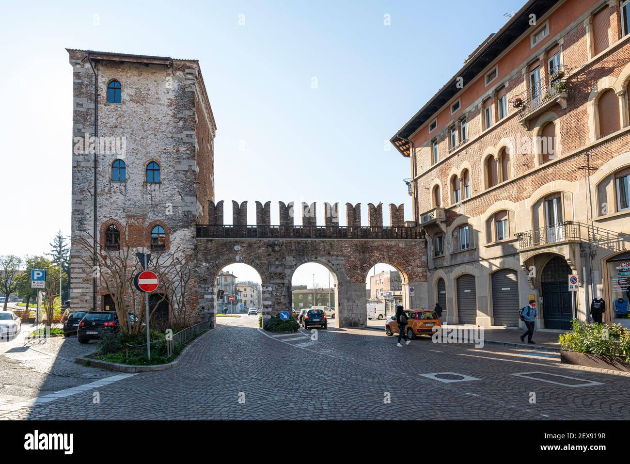 Udine, Italia. 3 marzo 2021. Vista panoramica dell'antica porta della città di Aquileia nel centro della città Foto Stock