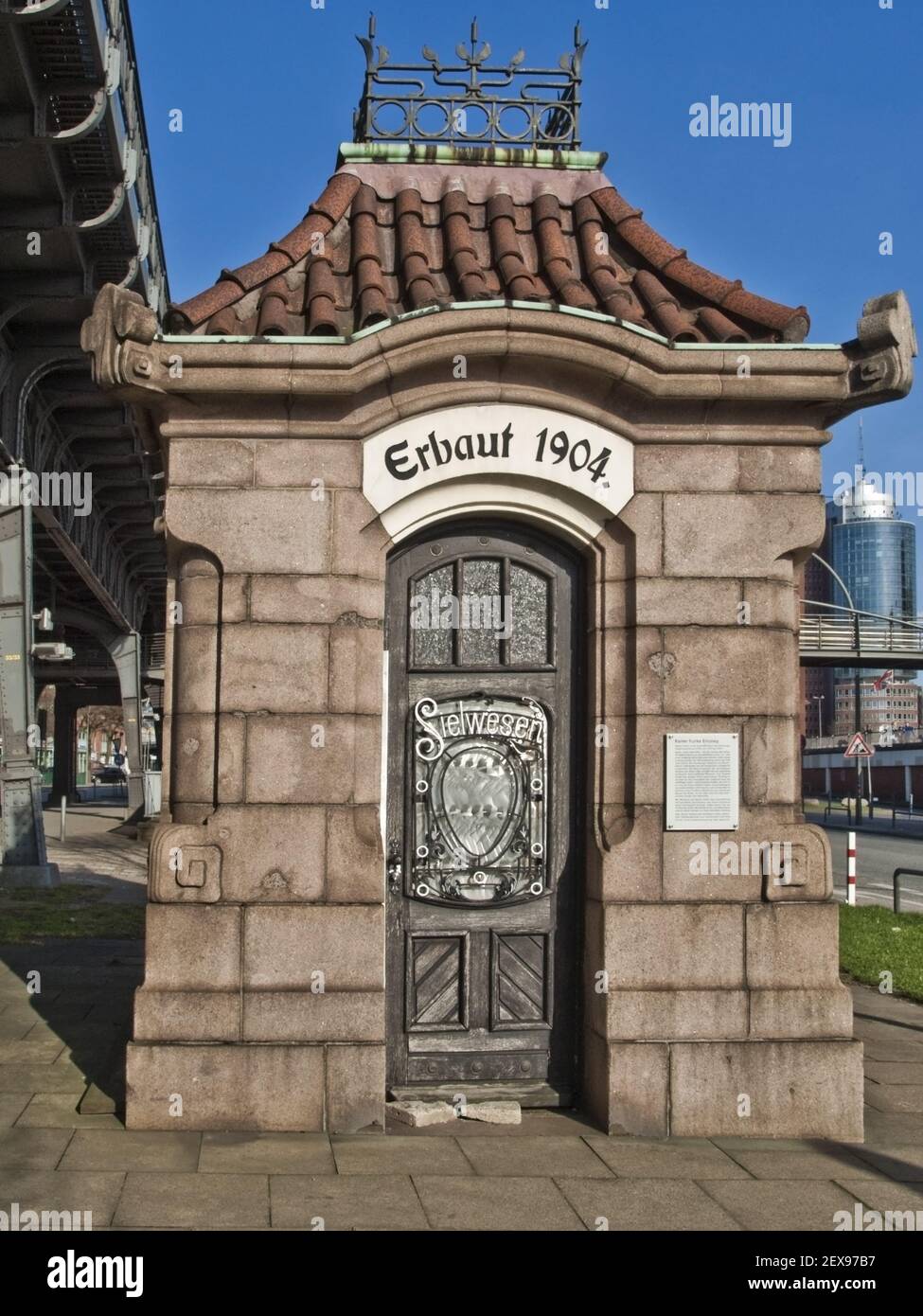 Ingresso fognario al porto di Amburgo, Germania Foto Stock